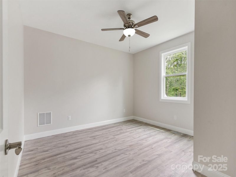 3rd Bedroom 10'10" x 11'8"