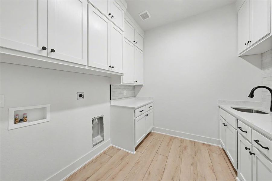 Furnished interior view inside a new home in , Temple (Image 17).