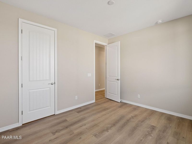 Spacious, unfurnished interior of a new home in North Ridge at Pronghorn Ranch, Prescott Valley (Image 33).