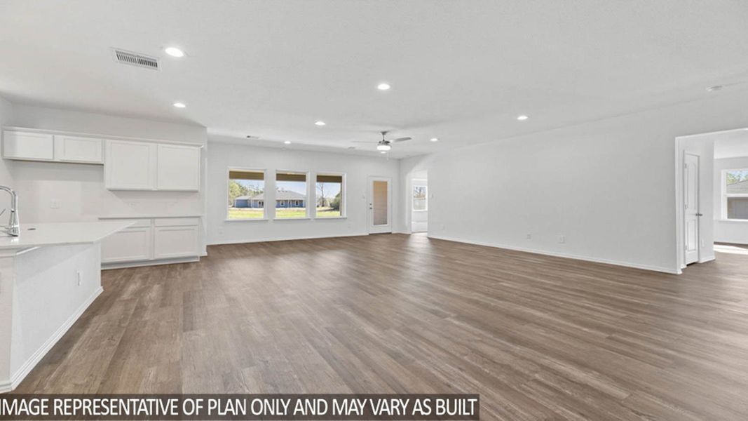 Representative unfurnished interior of a home built from the Irving by D.R. Horton in Williams Reserve East, Conroe (Image 13).