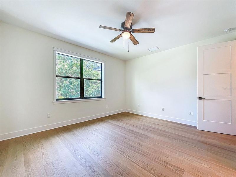 Spacious, unfurnished interior of a new home in , Tampa (Image 72).