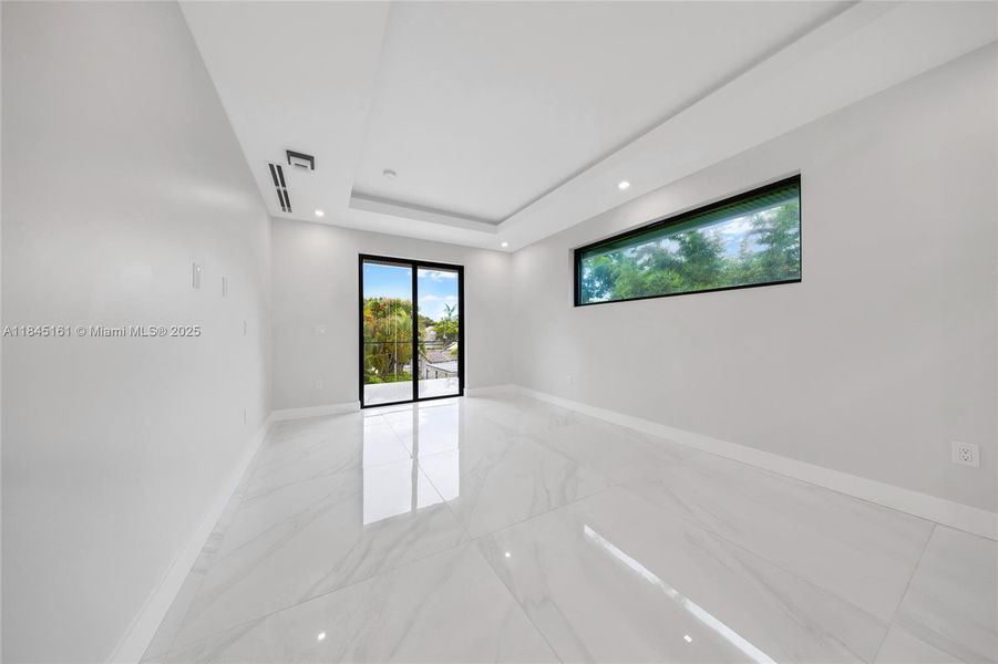 Spacious, unfurnished interior of a new home in , Fort Lauderdale (Image 65). Spacious, unfurnished interior of a new home in , Fort Lauderdale (Image 65).