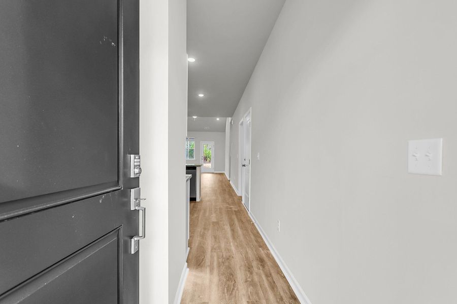 Spacious, unfurnished interior of a new home in Wildcat Chase, Summerville (Image 11).