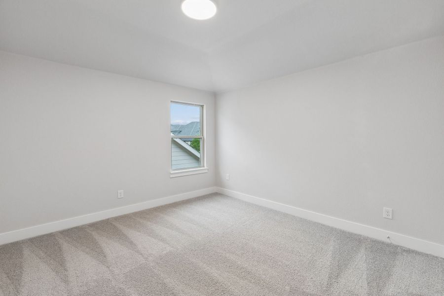 Spacious, unfurnished interior of a new home in Painted Tree Lakeside, McKinney (Image 29).