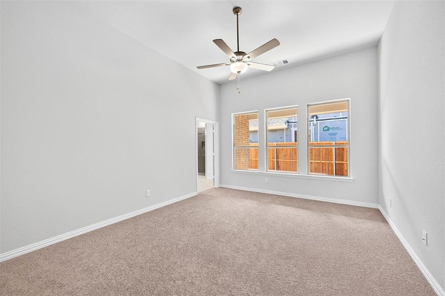 Spacious, unfurnished interior of a new home in Tarrytown, Crowley (Image 37).