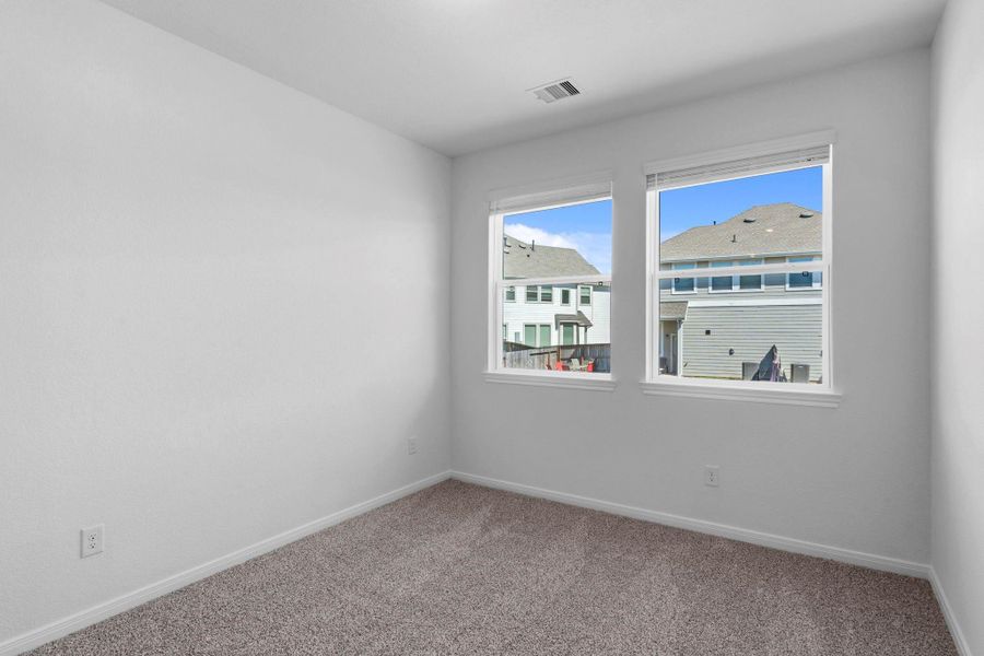 Spacious, unfurnished interior of a new home in Woodforest, Montgomery (Image 17).
