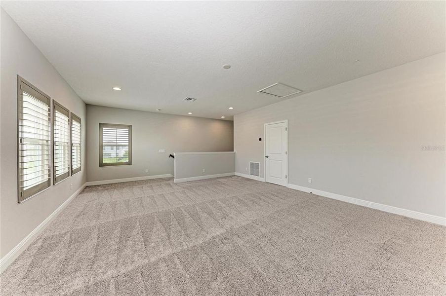 Spacious, unfurnished interior of a new home in Star Farms at Lakewood Ranch, Lakewood Ranch (Image 24). Spacious, unfurnished interior of a new home in Star Farms at Lakewood Ranch, Lakewood Ranch (Image 24).