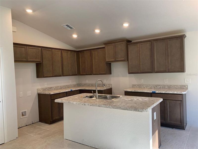 Furnished interior view inside a new home in Citrus Springs Sub, Dunnellon (Image 4).