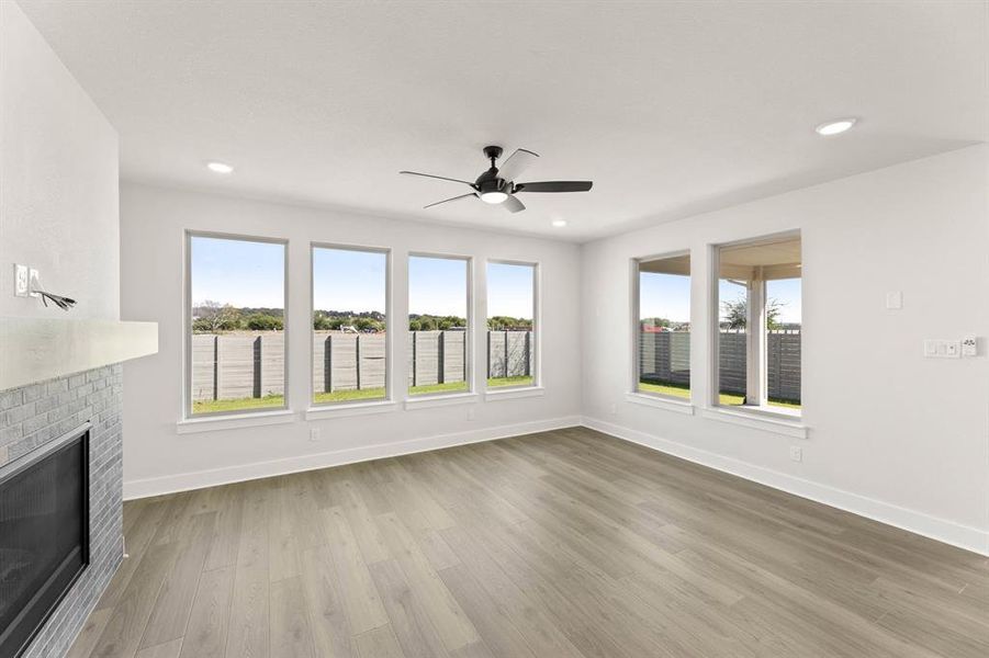 1566 Ginger-Living Room-1