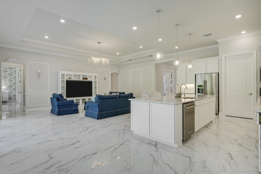 24" GLOSS PORCELAIN TILE THROUGHOUT