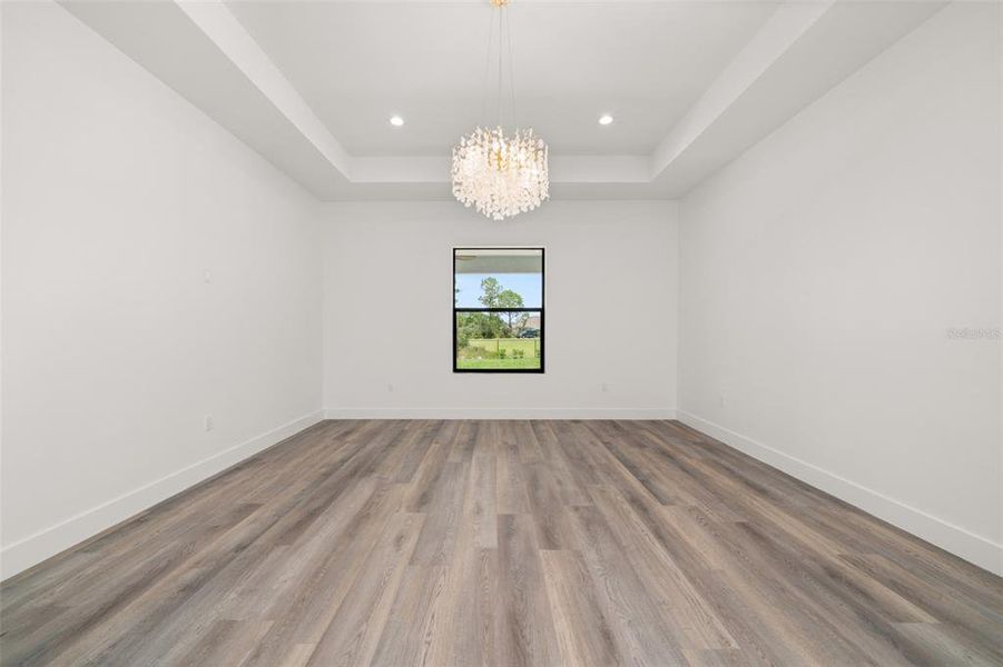 Spacious, unfurnished interior of a new home in , Sebring (Image 27).