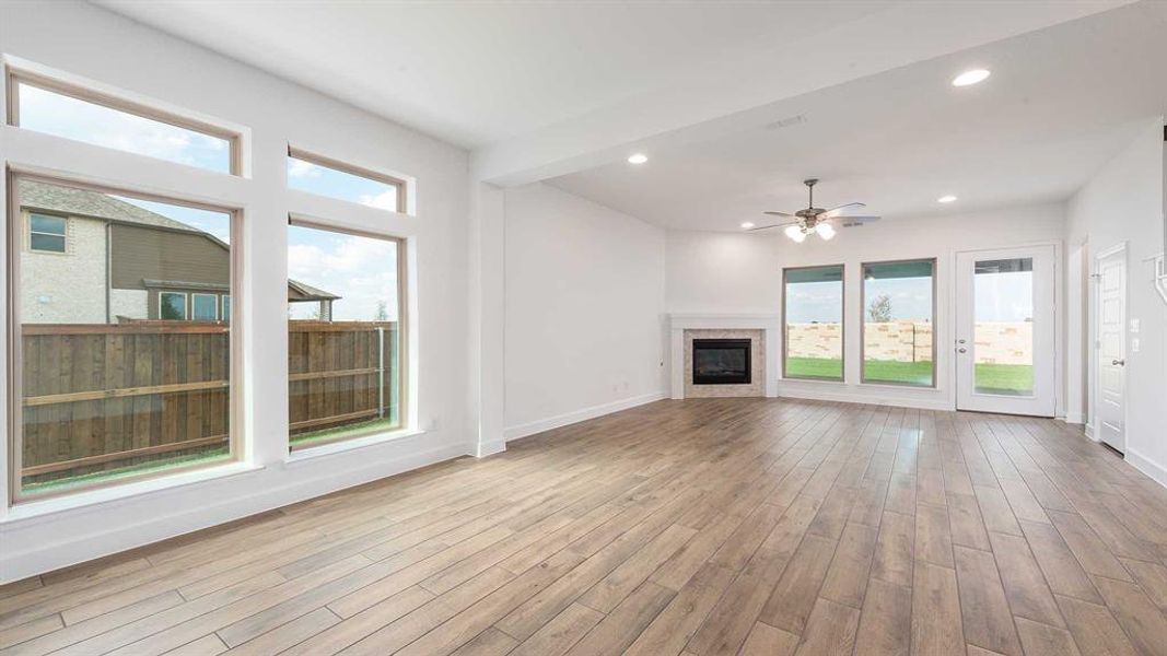 Spacious, unfurnished interior of a new home in Trinity Falls 45', McKinney (Image 23). Spacious, unfurnished interior of a new home in Trinity Falls 45', McKinney (Image 23).