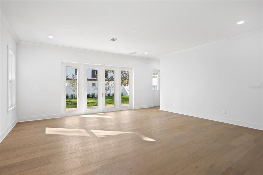 Spacious, unfurnished interior of a new home in , Tampa (Image 19).