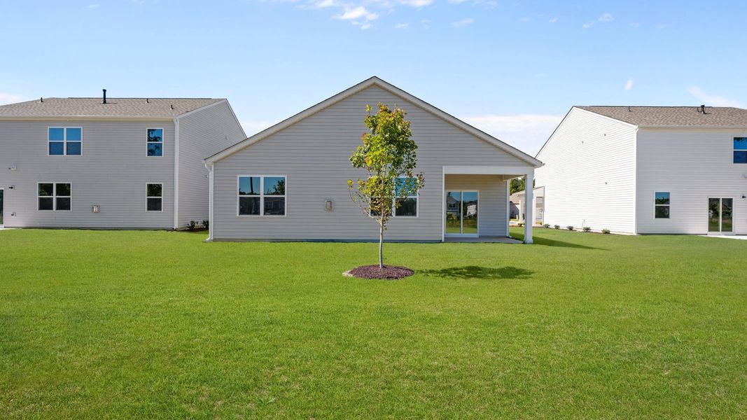 Front exterior of a new home in West New Bern, New Bern, NC, highlighting curb appeal (Image 25).