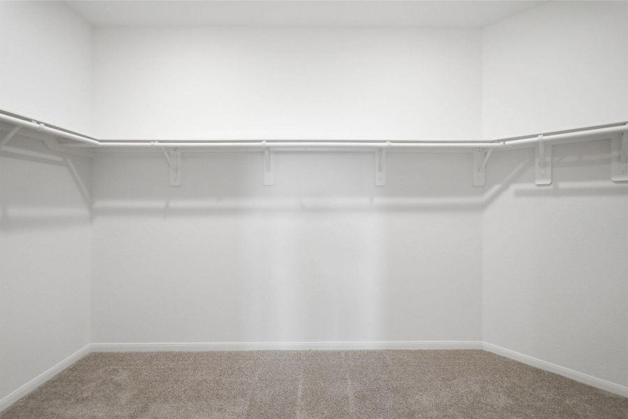 Spacious, unfurnished interior of a new home in Ashland, Texas City (Image 20).