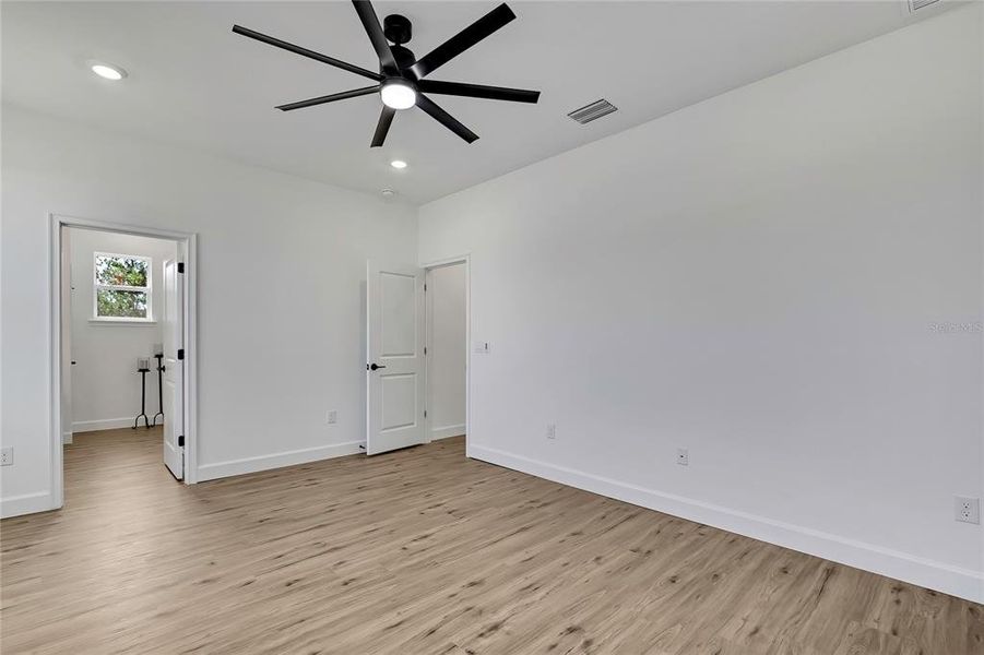 Spacious, unfurnished interior of a new home in , Spring Hill (Image 44).