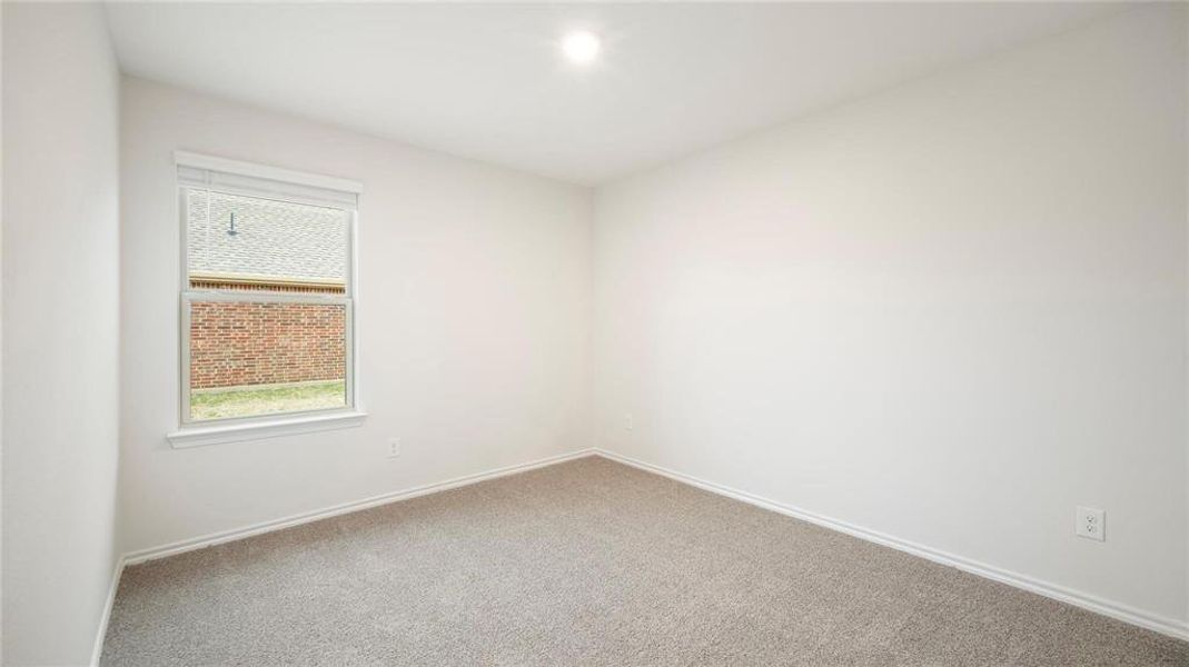 Spacious, unfurnished interior of a new home in Prairie Creek Estates, Kaufman (Image 6).