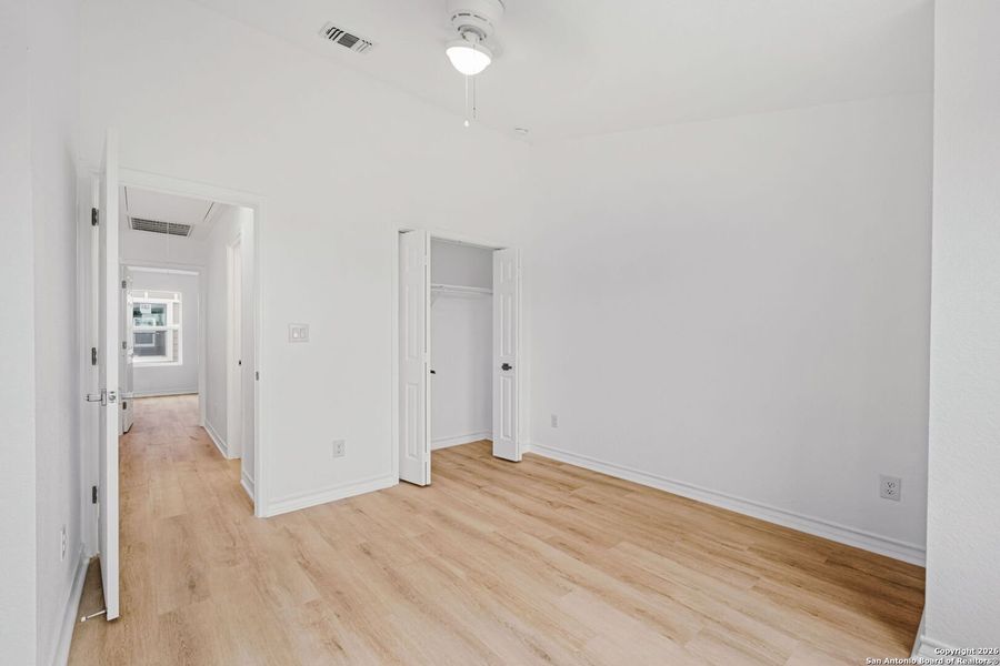 Spacious, unfurnished interior of a new home in , San Antonio (Image 33).