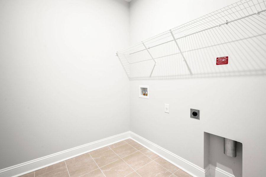 Spacious, unfurnished interior of a new home in Salem Bay, Beaufort (Image 10).