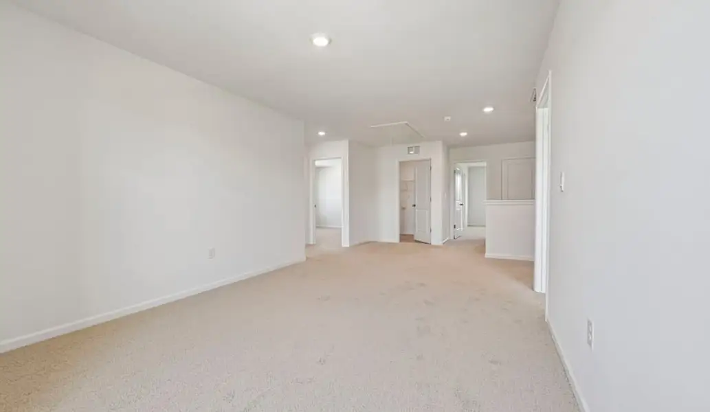 Spacious, unfurnished interior of a new home in Shahbain Reserve, Raeford (Image 22). Spacious, unfurnished interior of a new home in Shahbain Reserve, Raeford (Image 22).
