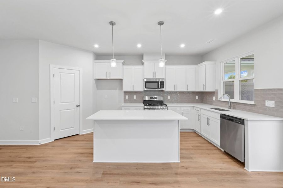 Tredenham 7_Kitchen 3_7.9.25_webready