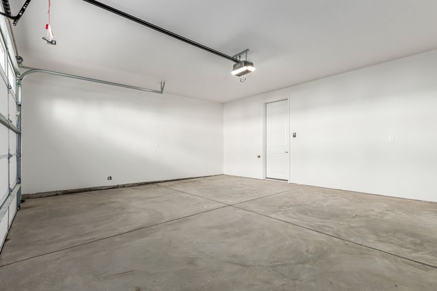 Spacious, unfurnished interior of a new home in Parkside at Victory Ridge, Colorado Springs (Image 27).