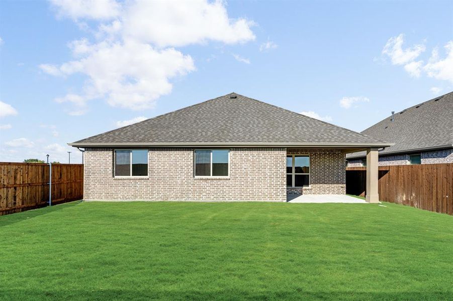 Exterior details and patio area of a home in Stone River Glen 50s, Royse City (Image 26). Exterior details and patio area of a home in Stone River Glen 50s, Royse City (Image 26).
