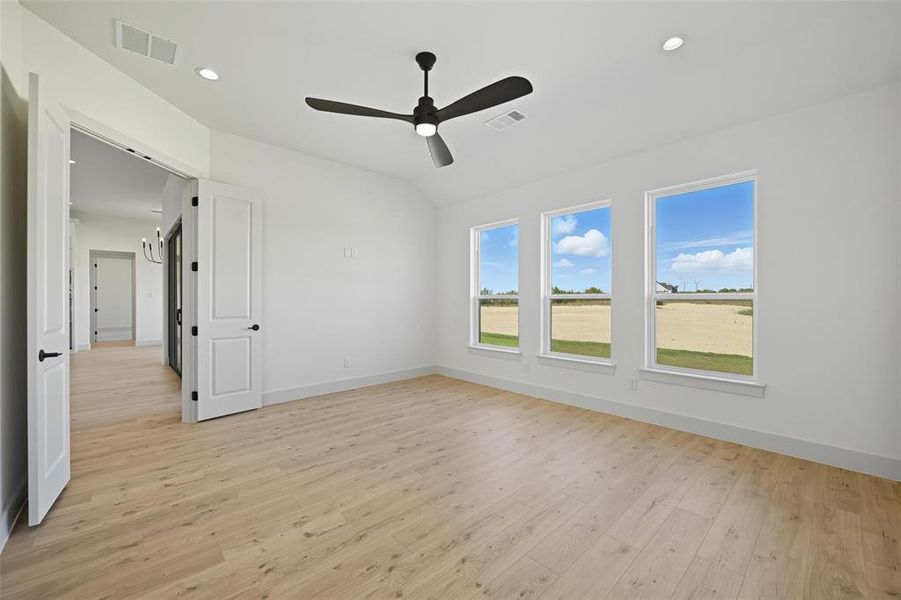 Spacious, unfurnished interior of a new home in Eagles Bluff, Willow Park (Image 19).