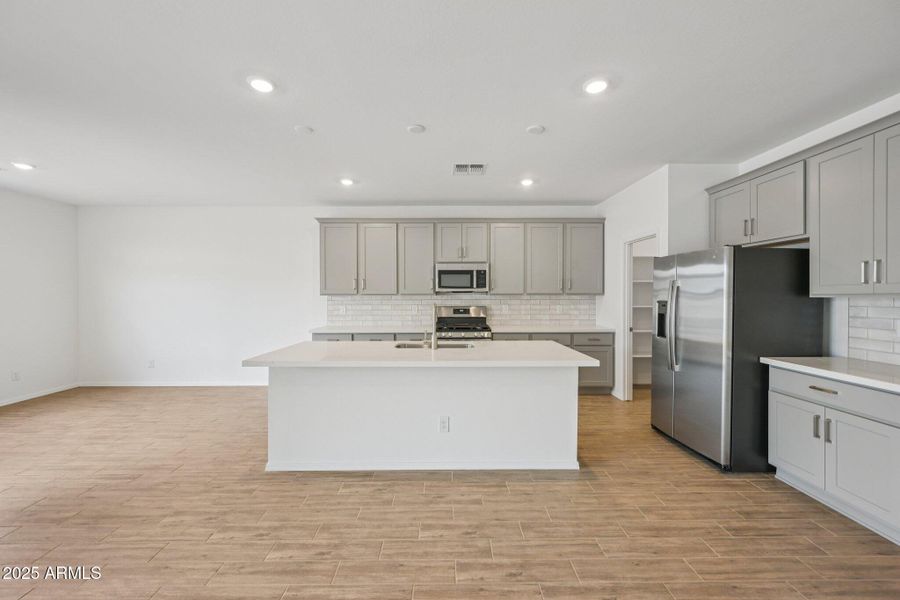 8-web-or-mls-W Cansados Rd-S1110-008