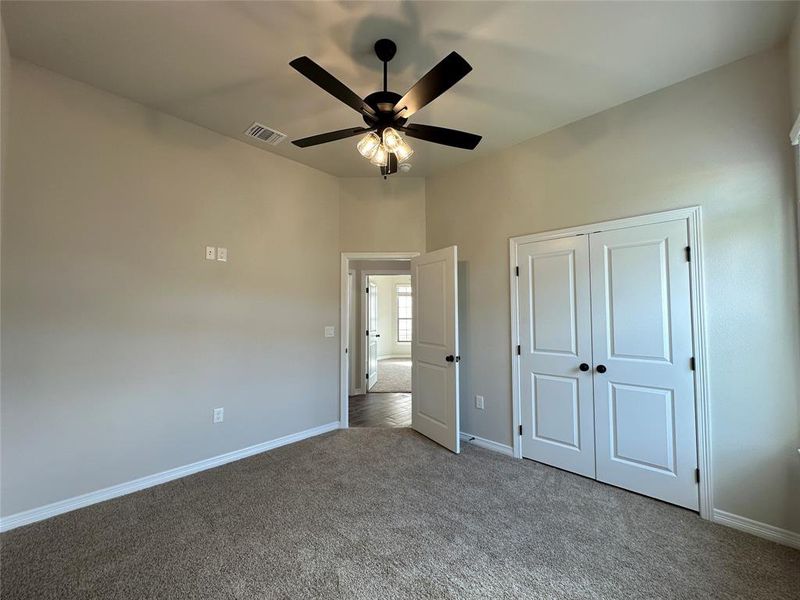 Spacious, unfurnished interior of a new home in , Lorena (Image 20).