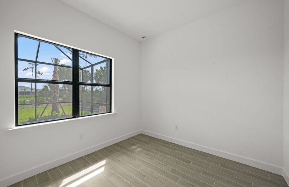 Spacious, unfurnished interior of a new home in Terreno, Naples (Image 21).