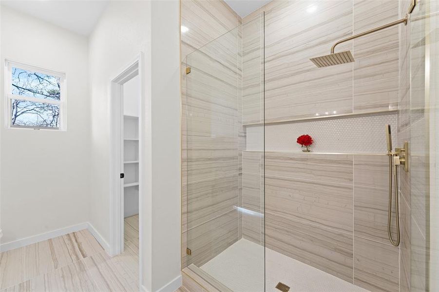 Image 33 of a home in .