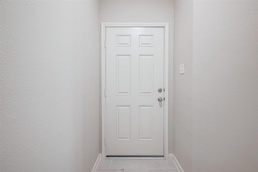 Spacious, unfurnished interior of a new home in Woodland Lakes, Huffman (Image 27).