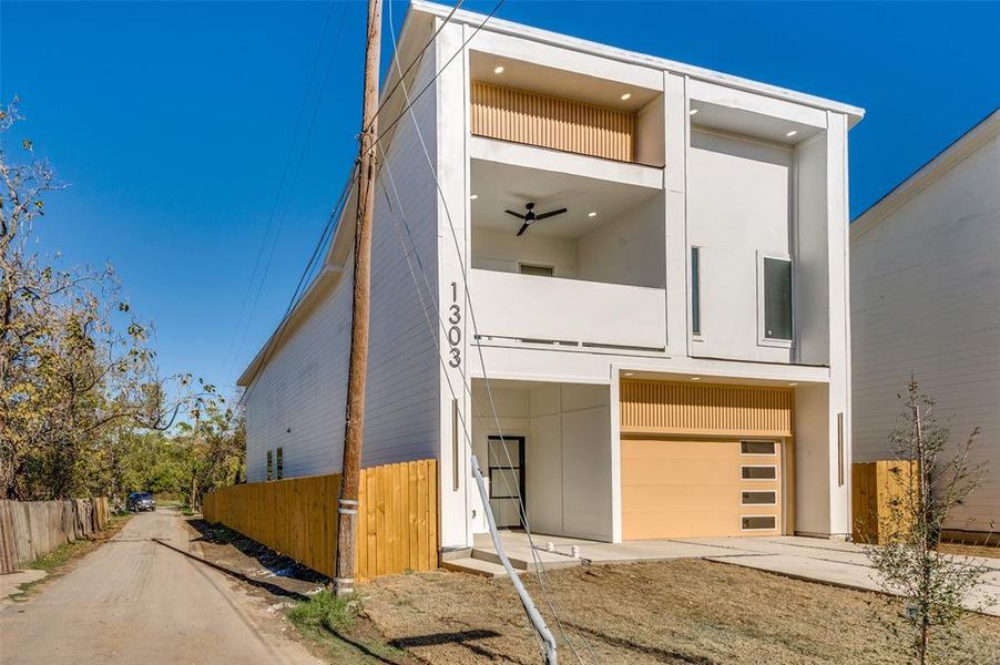 Contemporary house with a garage