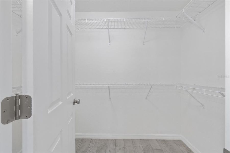 Spacious, unfurnished interior of a new home in , Ocala (Image 24).