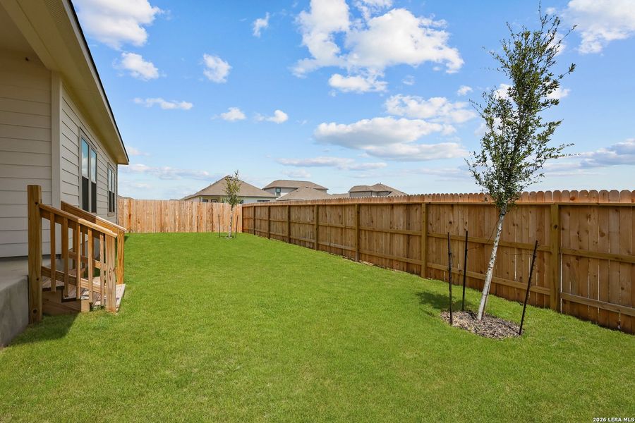 Exterior details and patio area of a home in Summerlin, San Antonio (Image 3).