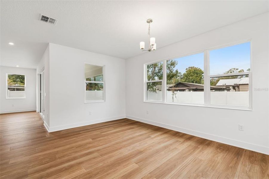 Spacious, unfurnished interior of a new home in , Tampa (Image 37).