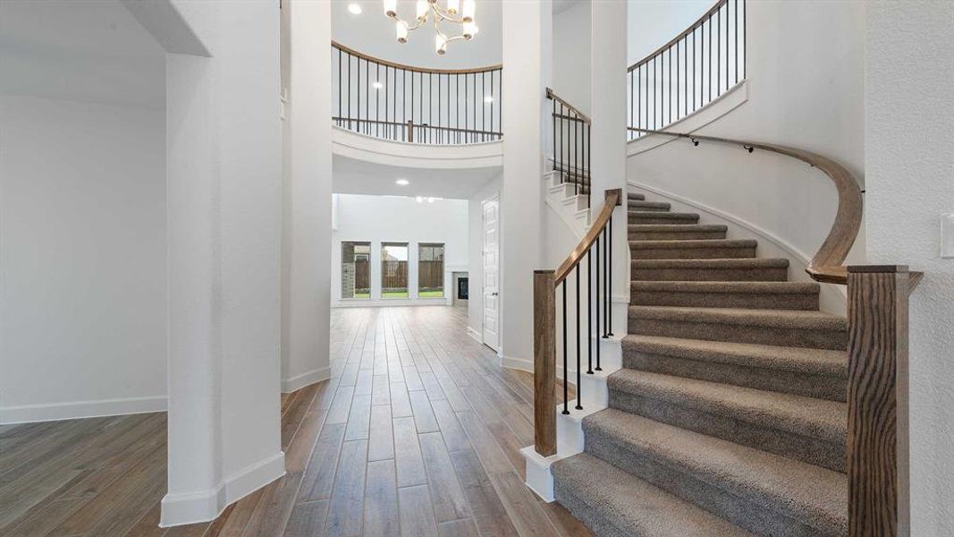 Image 33 of a home in North Sky 55'.