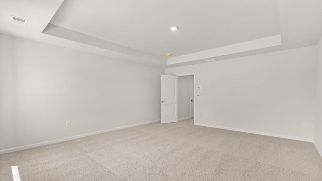 Spacious, unfurnished interior of a new home in Village at Pine Valley, Gainesville (Image 27).