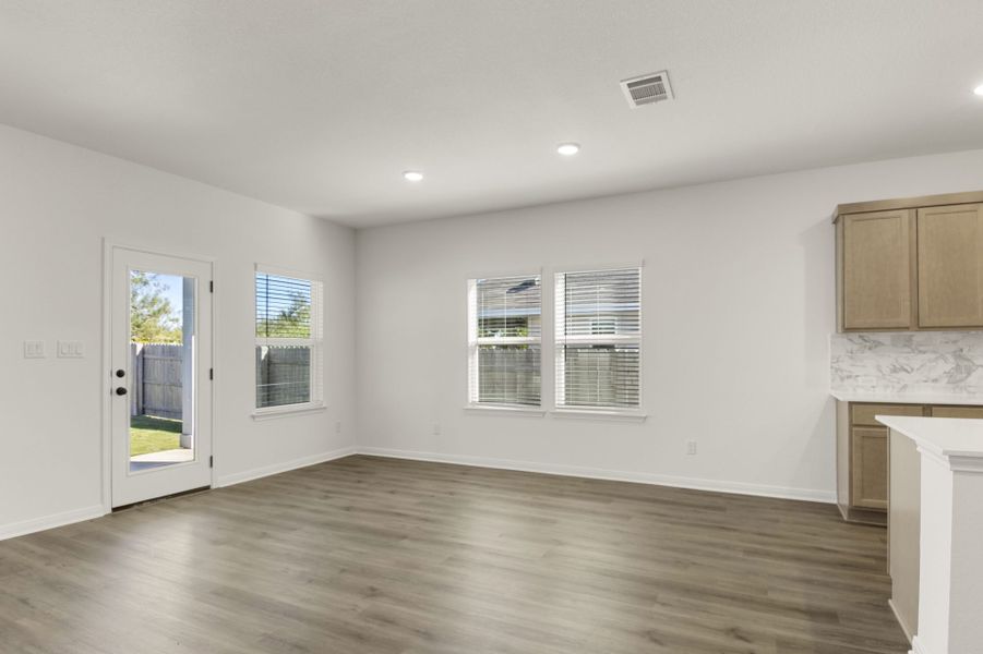 Spacious, unfurnished interior of a new home in Orchard Ridge, Liberty Hill (Image 37).