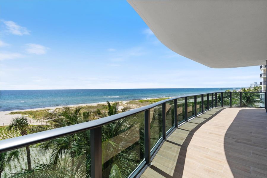 Exterior details and patio area of a home in Casamar, Pompano Beach (Image 1).