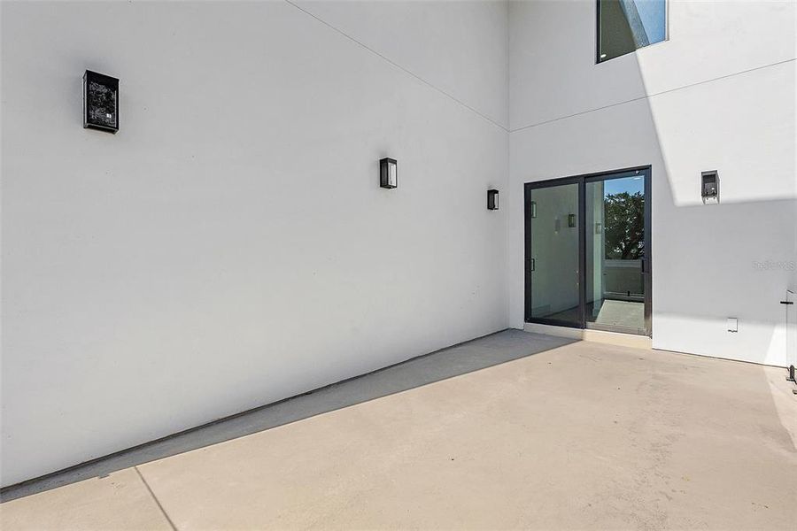 Exterior details and patio area of a home in , Tampa (Image 27).