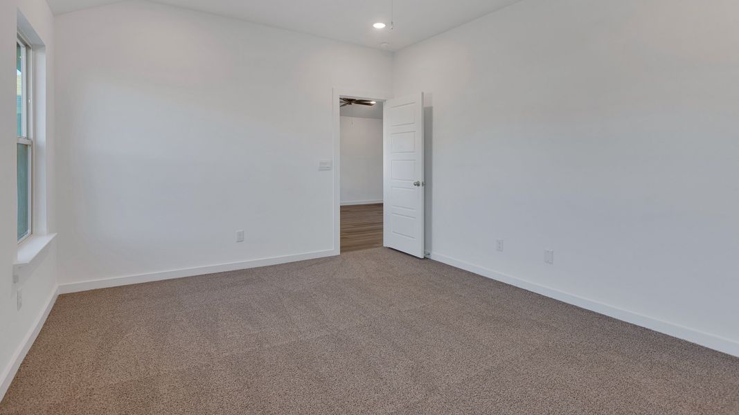 Spacious, unfurnished interior of a new home in Allen Farms, Lubbock (Image 18).