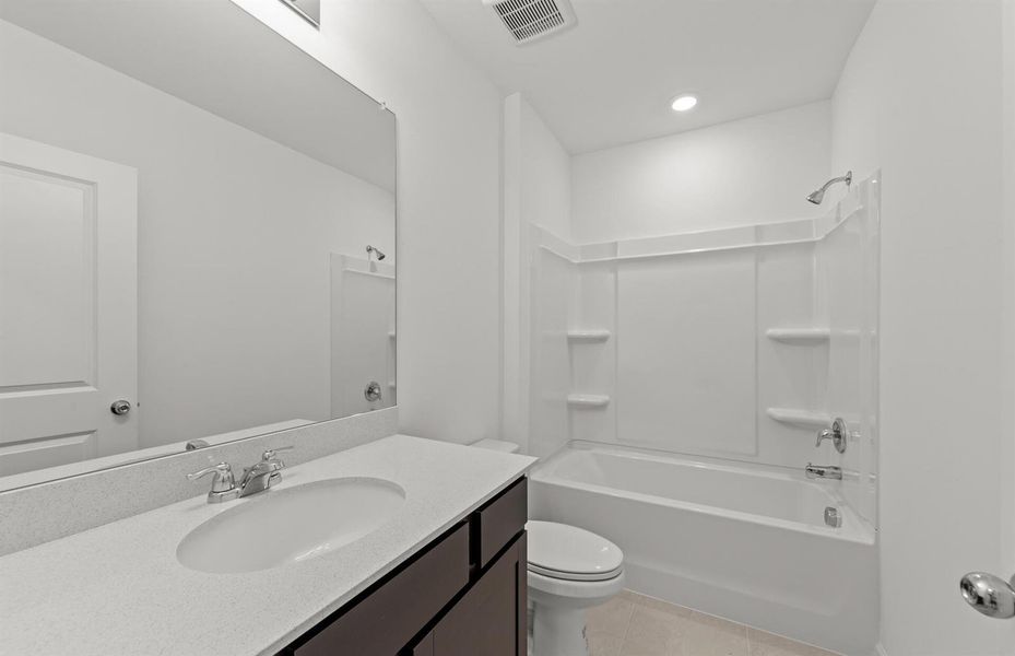 SWFL_CX_CAL_08800_Hanover_bath 2