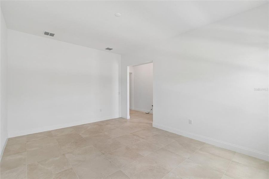 Spacious, unfurnished interior of a new home in Osprey Ranch, Winter Garden (Image 25). Spacious, unfurnished interior of a new home in Osprey Ranch, Winter Garden (Image 25).