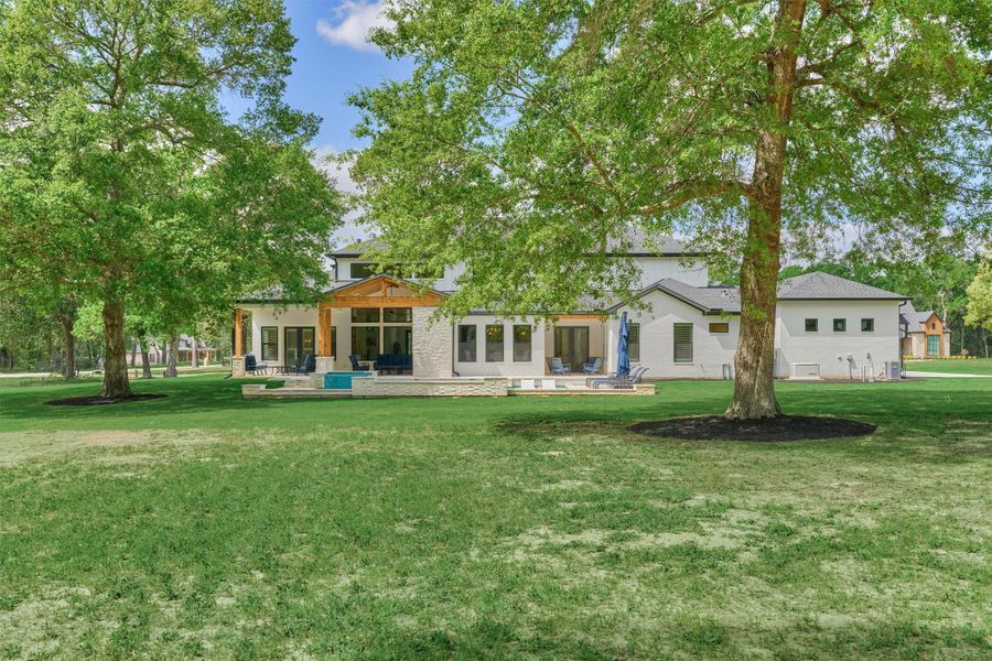Exterior details and patio area of a home in , Montgomery (Image 27).