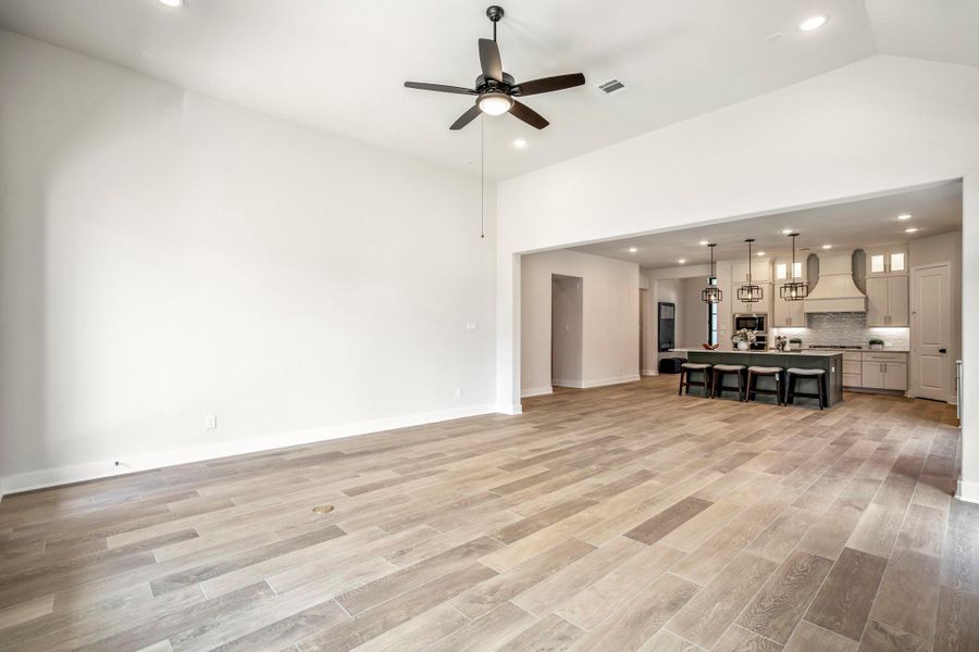 Spacious, unfurnished interior of a new home in ARTAVIA, Conroe (Image 24).