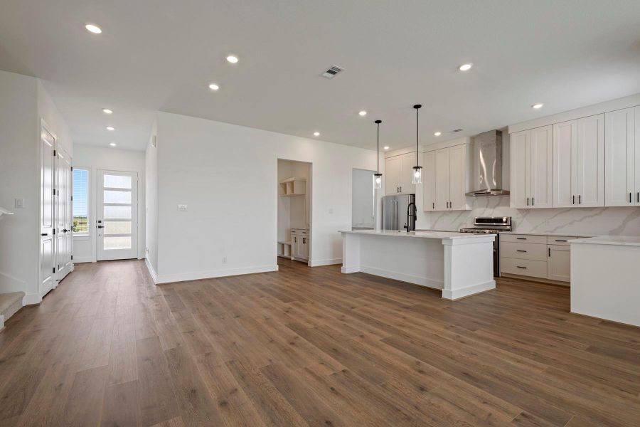 Spacious, unfurnished interior of a new home in Hallimore Ranch, Rosenberg (Image 20). Spacious, unfurnished interior of a new home in Hallimore Ranch, Rosenberg (Image 20).
