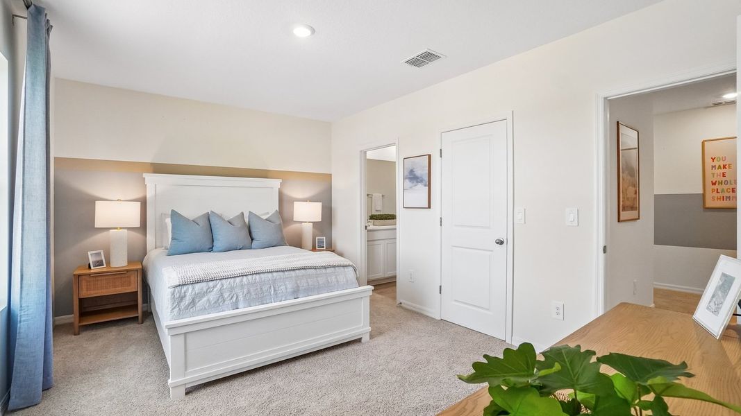 Representative furnished interior of a home built from the Ballantyne by D.R. Horton in Angeline Townhomes, Land O' Lakes (Image 34).
