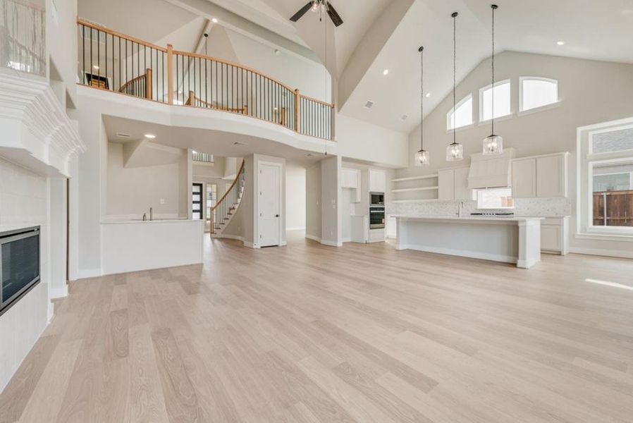 Spacious, unfurnished interior of a new home in Somerset Park, Rockwall (Image 26).